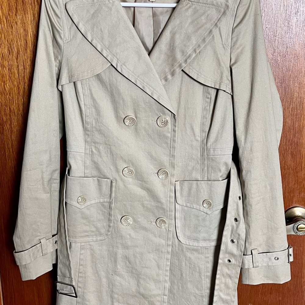 Vintage 1980’s Frenzii Women’s Beige Trench Coat Size M